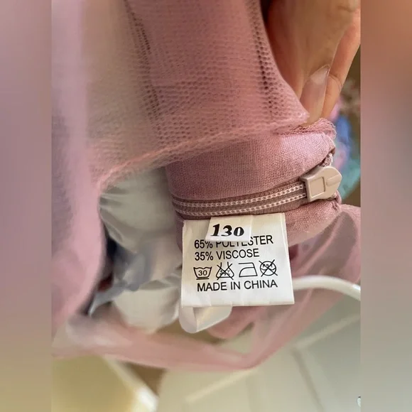 Gorgeous dress with tulle and stars and a big bow girls size 6/7 has a stain - Picture 3 of 5